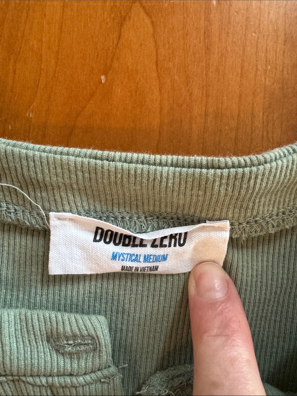 Double Zero Button Tank - Picture 2 of 4